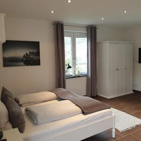 Zur Fausenburg * Bruttig-Fankel