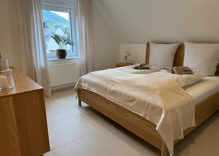 Zur Fausenburg * Bruttig-Fankel