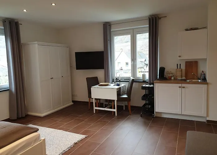 Zur Fausenburg Apartment *