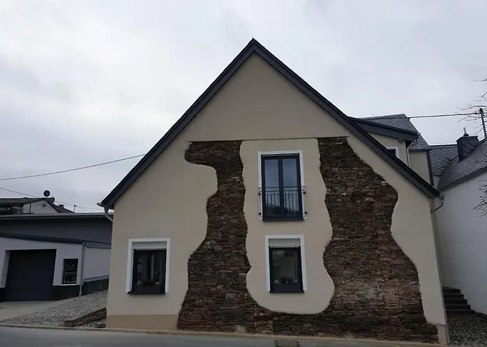 Zur Fausenburg Apartment